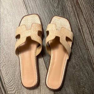 Madden Girl Raffia Sandals Size 8.5